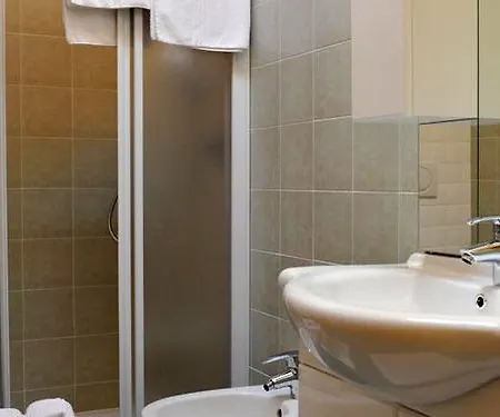Hotel Monclassico Otel 3*