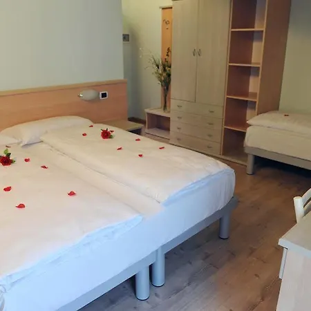 Hotel Monclassico Otel 3*