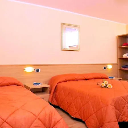 Hotel Monclassico Otel 3*